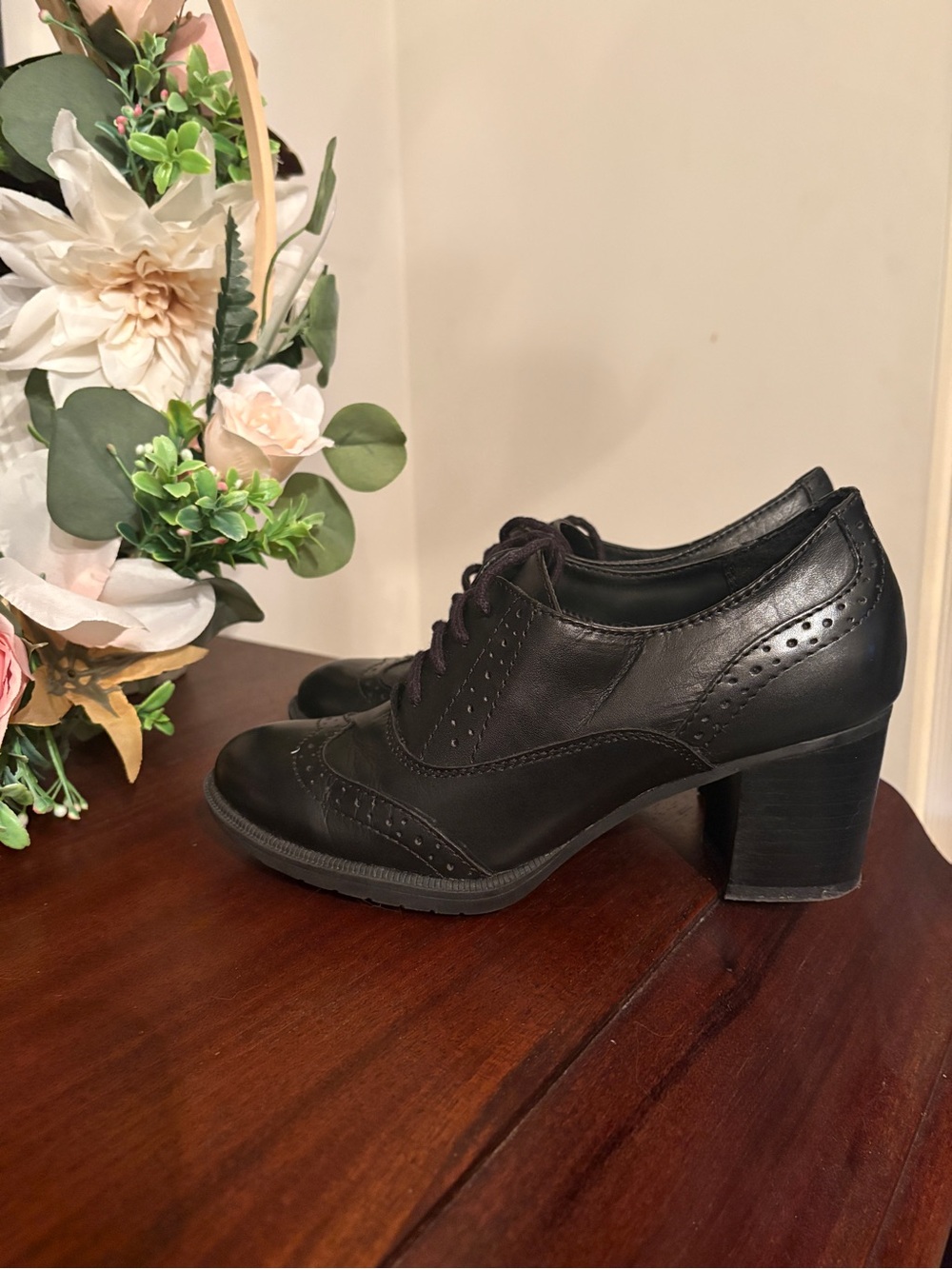 BareTraps Black Lace-Up Block Heel Oxfords   0024